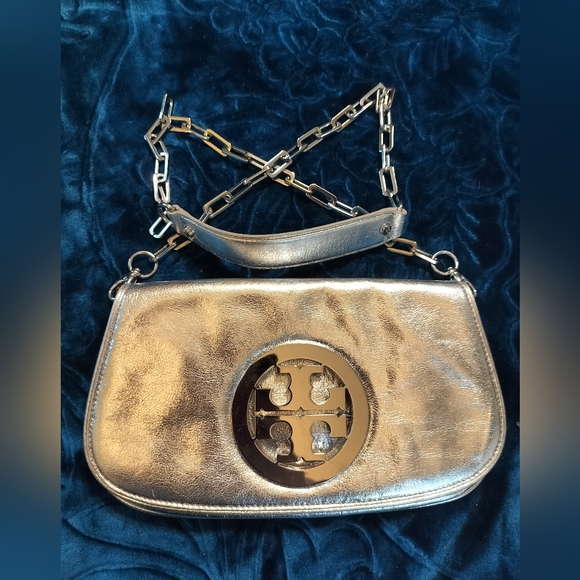 Tory Burch Handbags - Tory Burch metallic silver clutch purse with detachable chain strap